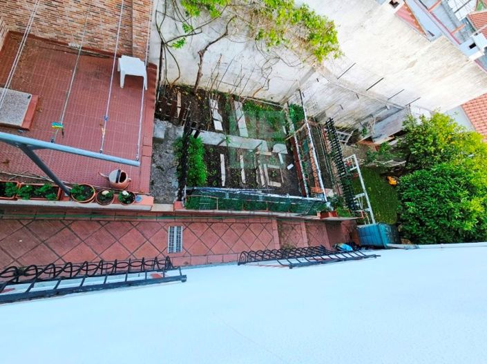 Image No.40-6 Bed House for sale