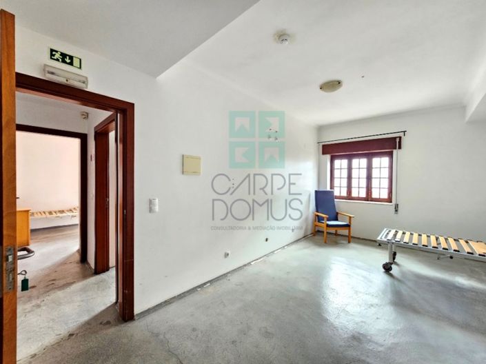 Image No.12-14 Bed Commercial for sale