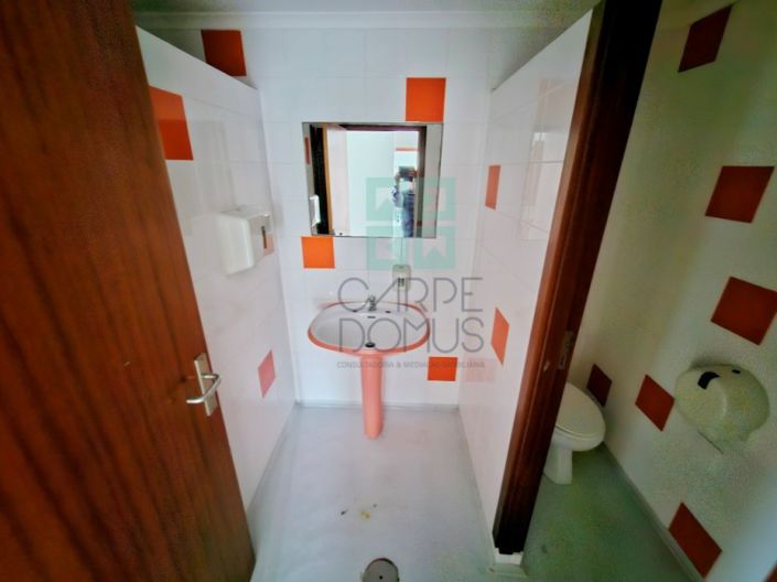 Image No.14-14 Bed Commercial for sale