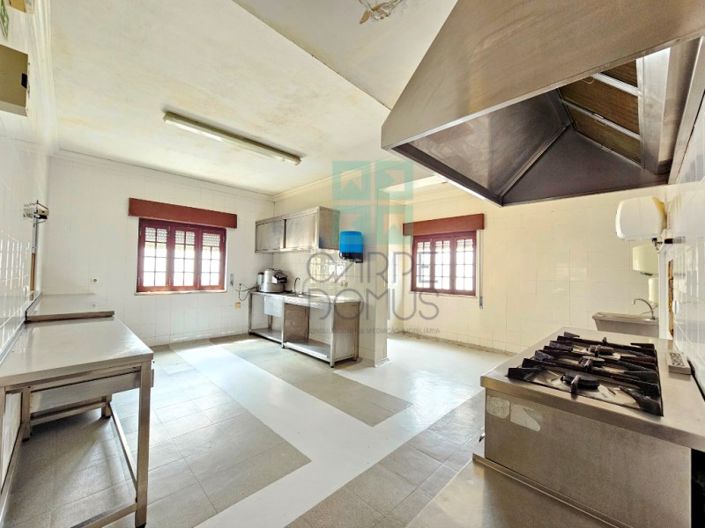Image No.19-14 Bed Commercial for sale