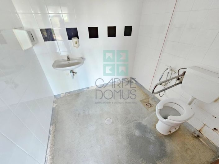 Image No.23-14 Bed Commercial for sale