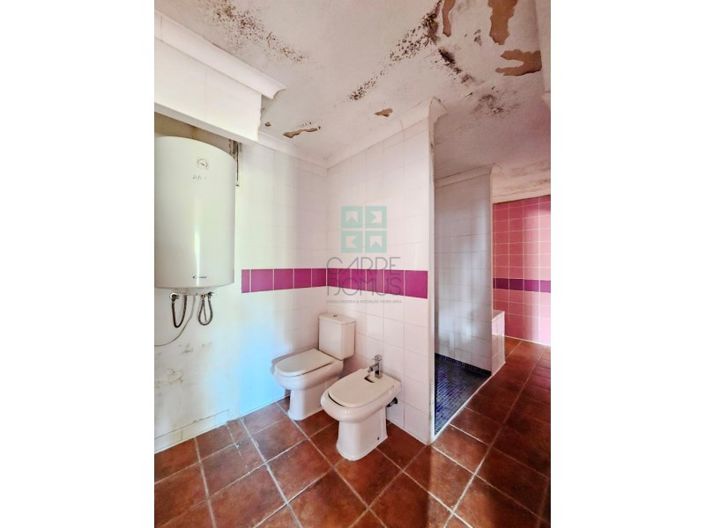 Image No.28-14 Bed Commercial for sale