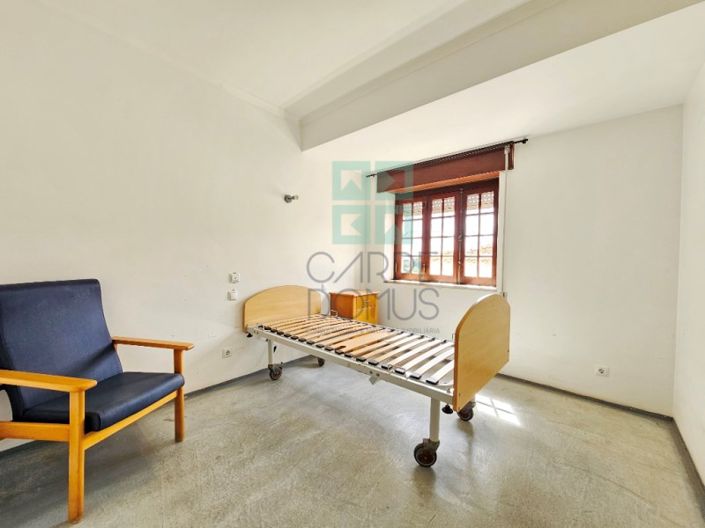 Image No.45-14 Bed Commercial for sale