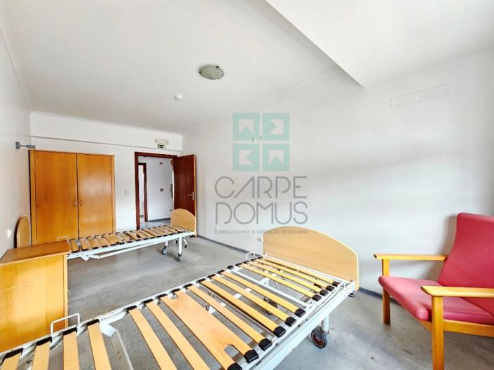 Image No.46-14 Bed Commercial for sale