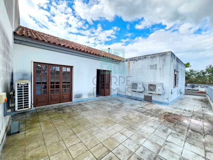 Image No.48-14 Bed Commercial for sale