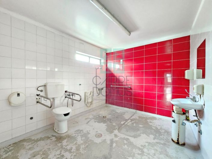 Image No.50-14 Bed Commercial for sale