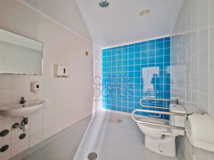 Image No.51-14 Bed Commercial for sale