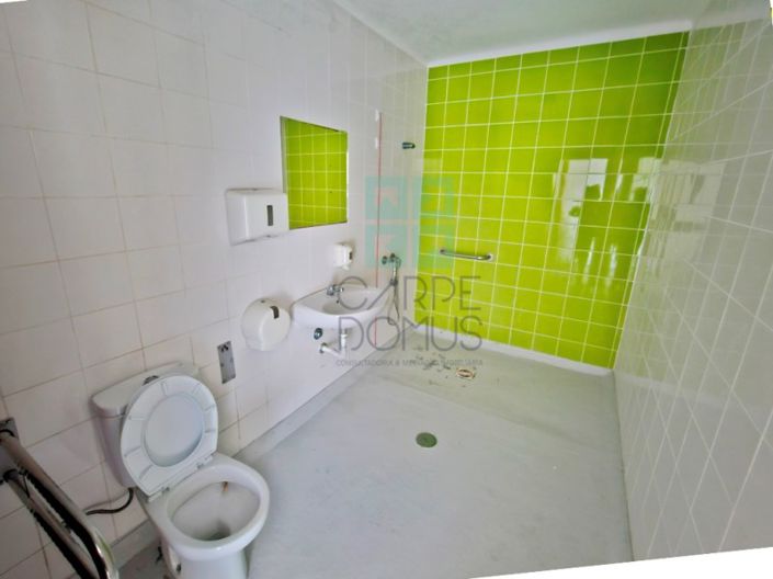 Image No.54-14 Bed Commercial for sale