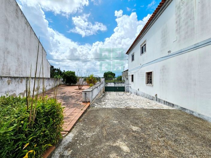 Image No.59-14 Bed Commercial for sale