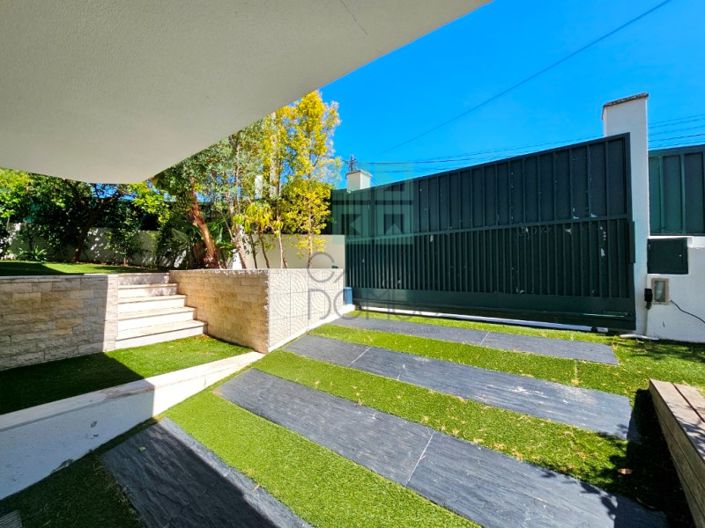 Image No.12-4 Bed House for sale