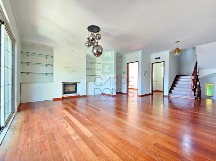 Image No.14-4 Bed House for sale