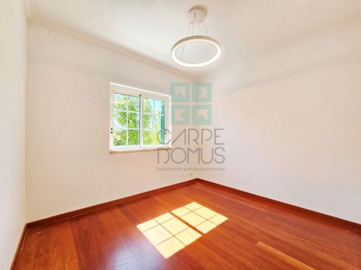 Image No.15-4 Bed House for sale