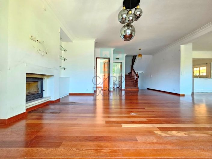 Image No.18-4 Bed House for sale