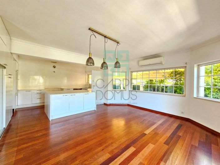 Image No.21-4 Bed House for sale