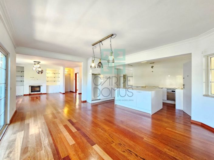 Image No.22-4 Bed House for sale