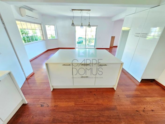 Image No.26-4 Bed House for sale