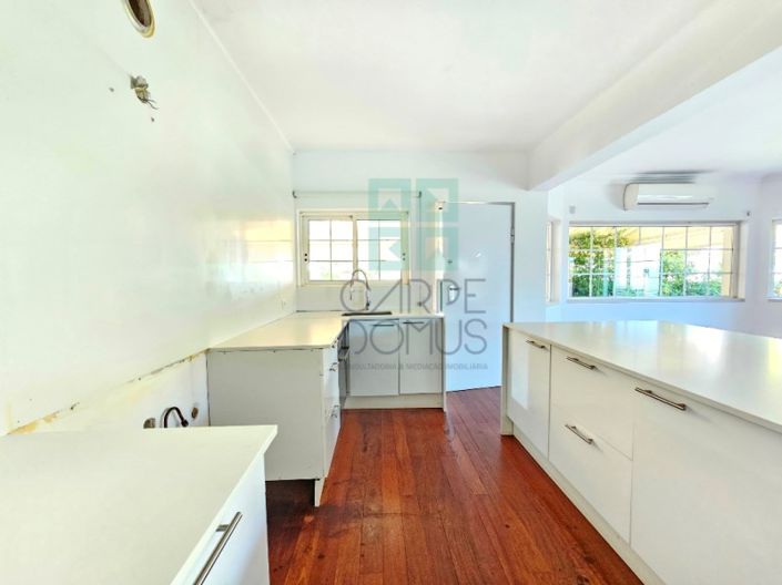 Image No.27-4 Bed House for sale