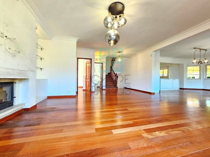 Image No.28-4 Bed House for sale