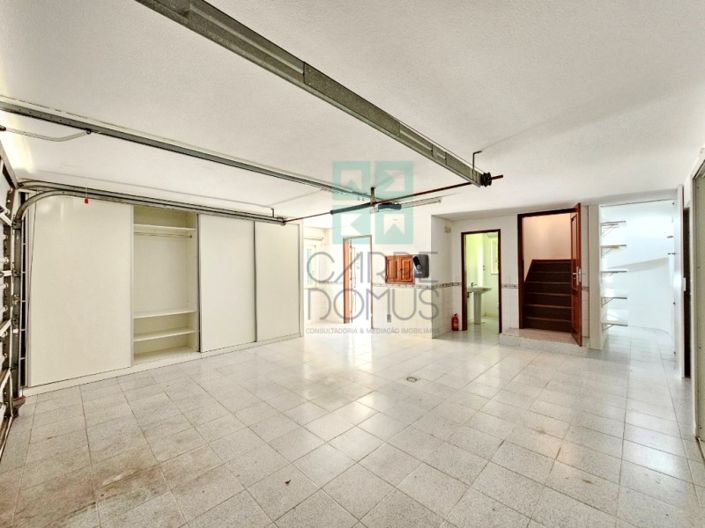 Image No.30-4 Bed House for sale