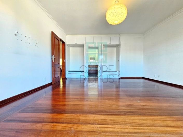 Image No.44-4 Bed House for sale