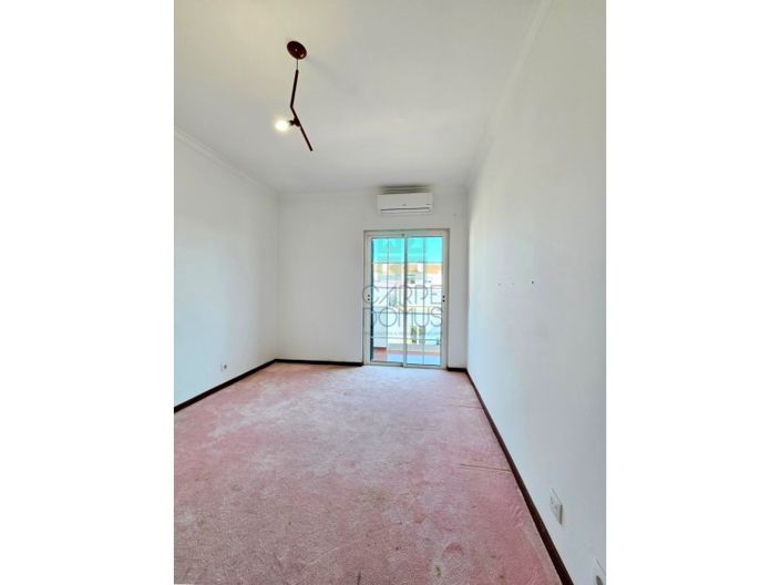 Image No.52-4 Bed House for sale
