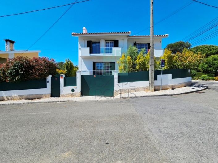 Image No.56-4 Bed House for sale
