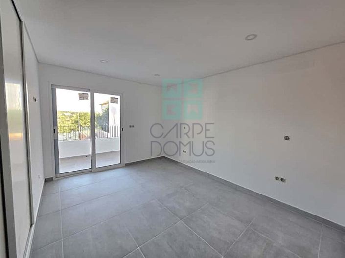 Image No.13-3 Bed House for sale