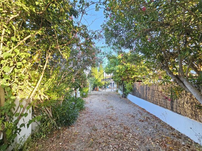 Image No.38-3 Bed House for sale