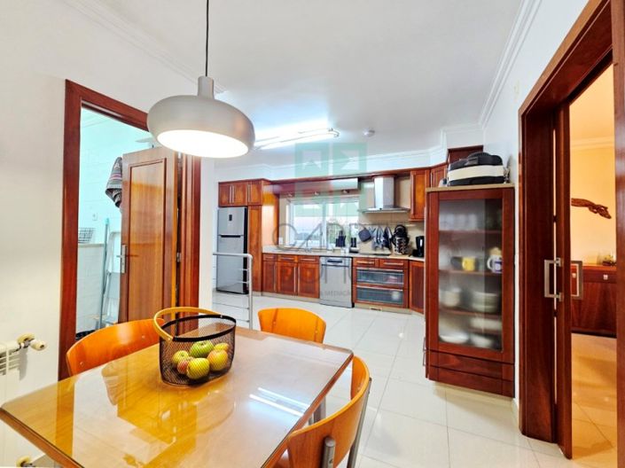 Image No.13-4 Bed House for sale