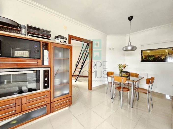 Image No.17-4 Bed House for sale