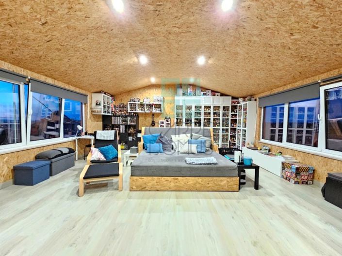 Image No.20-4 Bed House for sale