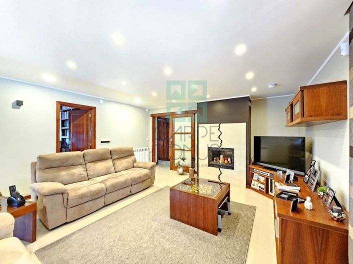 Image No.27-4 Bed House for sale