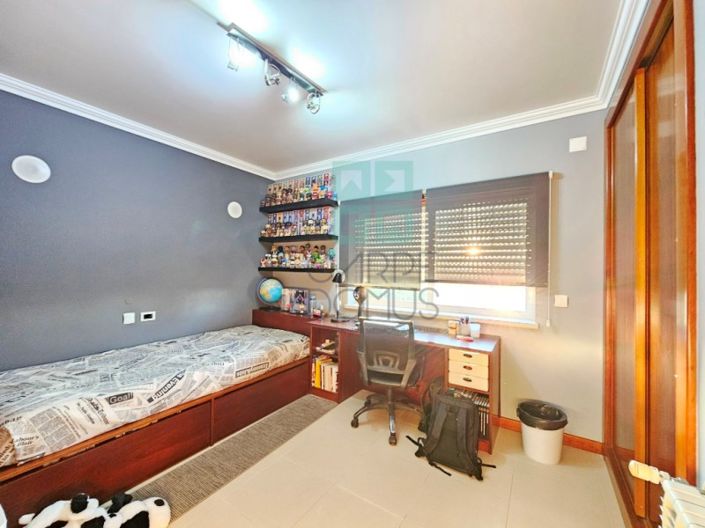 Image No.35-4 Bed House for sale