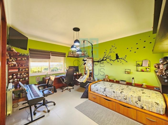 Image No.37-4 Bed House for sale