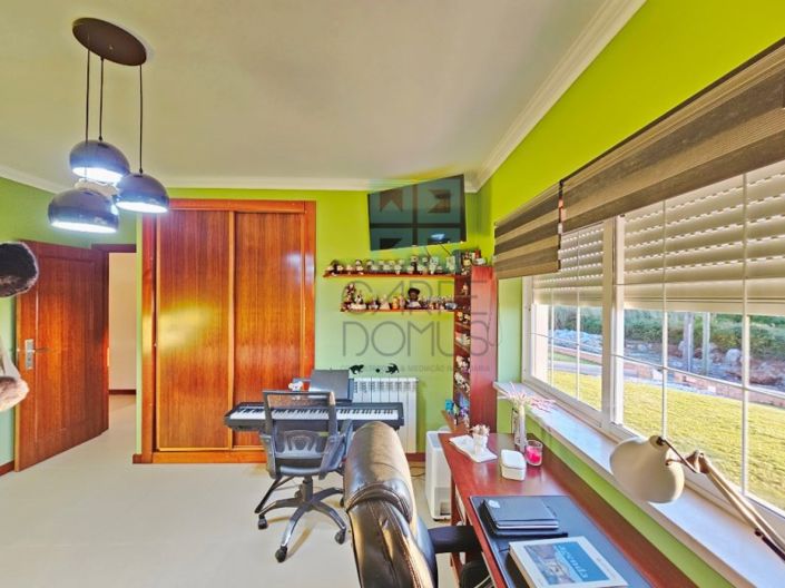 Image No.38-4 Bed House for sale