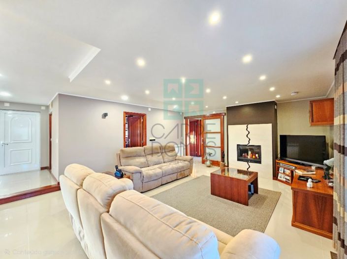 Image No.4-4 Bed House for sale