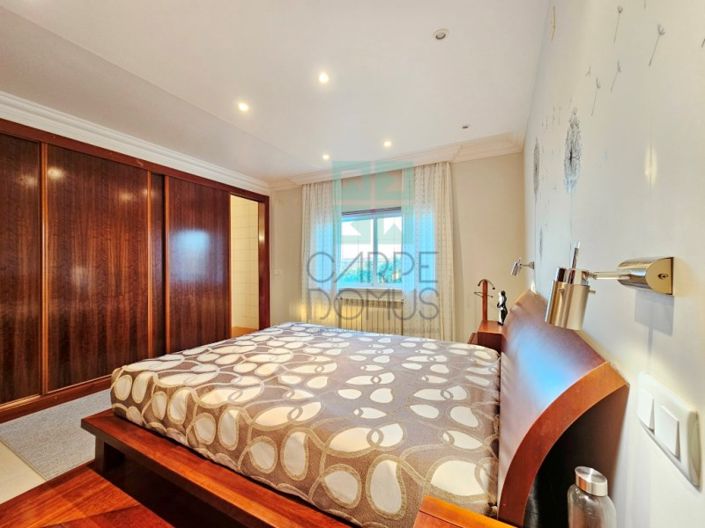 Image No.40-4 Bed House for sale