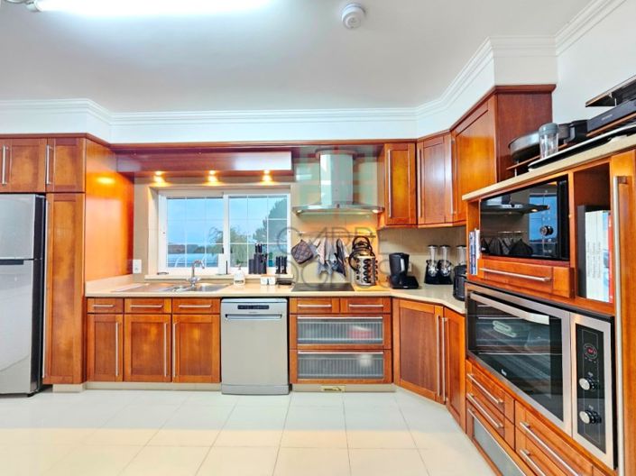 Image No.6-4 Bed House for sale