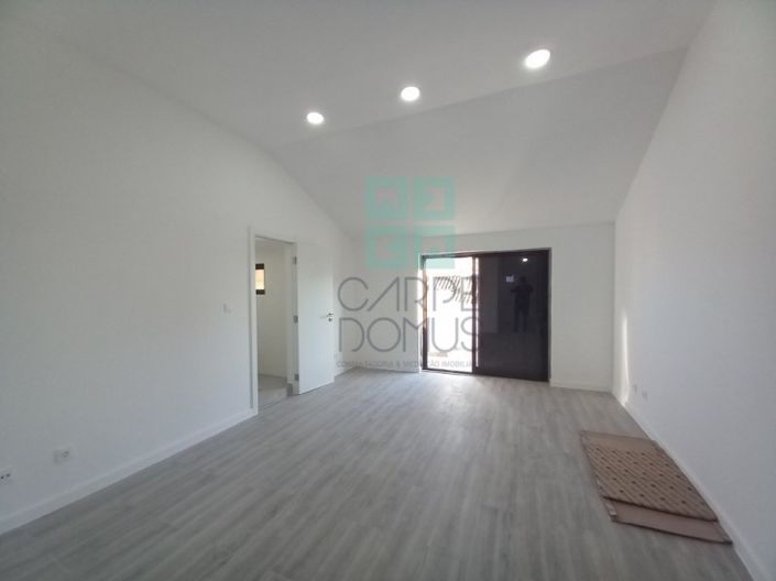 Image No.36-3 Bed Apartment for sale