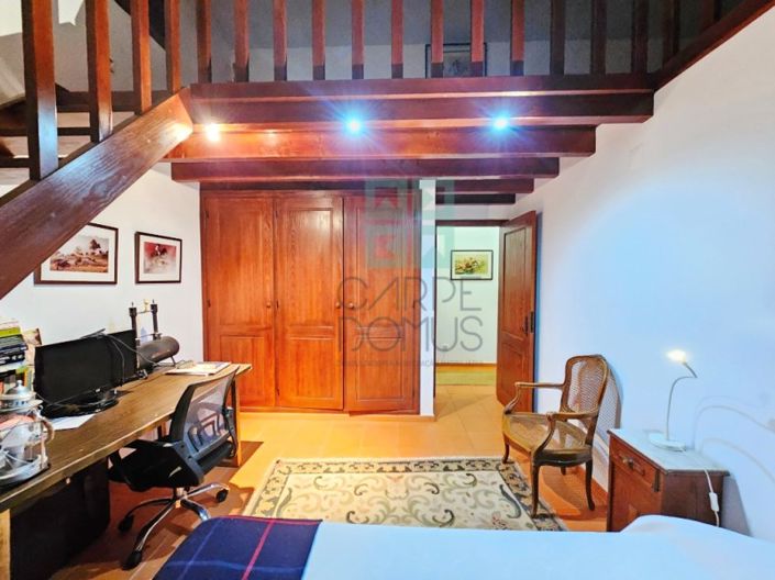 Image No.60-5 Bed Farmhouse for sale