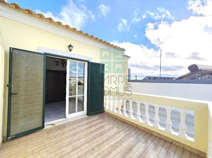 Image No.19-4 Bed House for sale