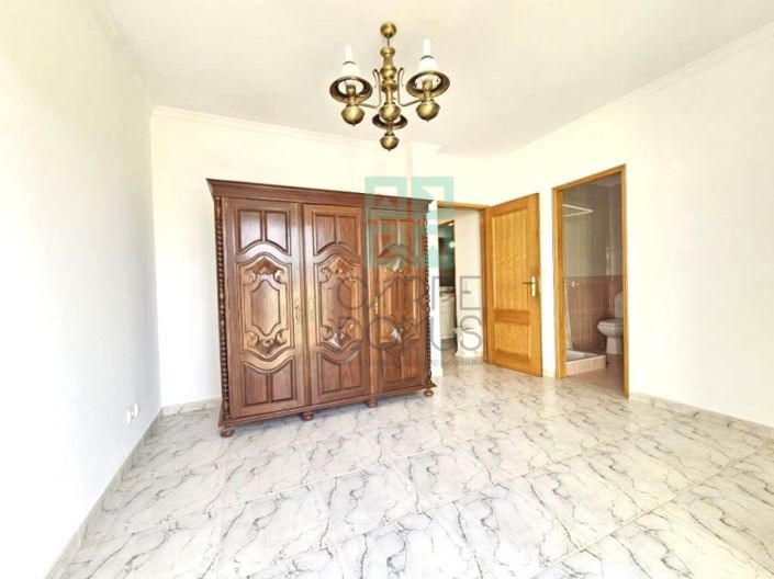 Image No.20-4 Bed House for sale