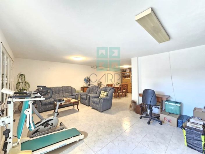 Image No.30-4 Bed House for sale