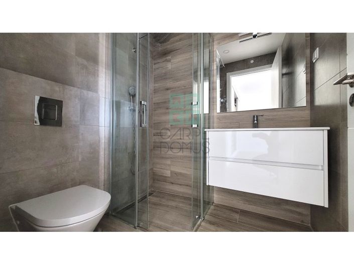 Image No.15-3 Bed House for sale
