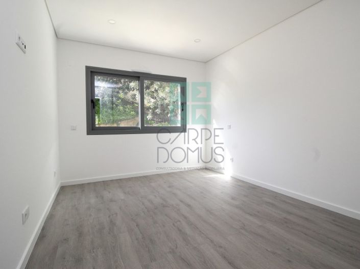 Image No.16-3 Bed House for sale