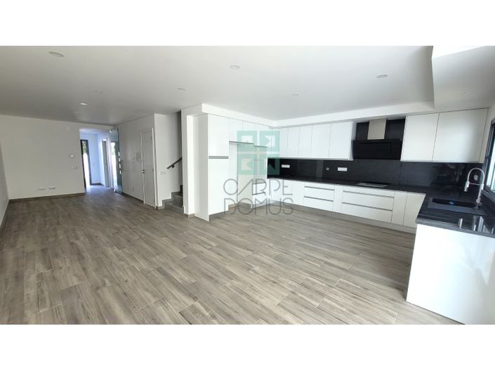 Image No.7-3 Bed House for sale