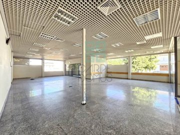 1 - Carrazeda de Ansiães, Commercial