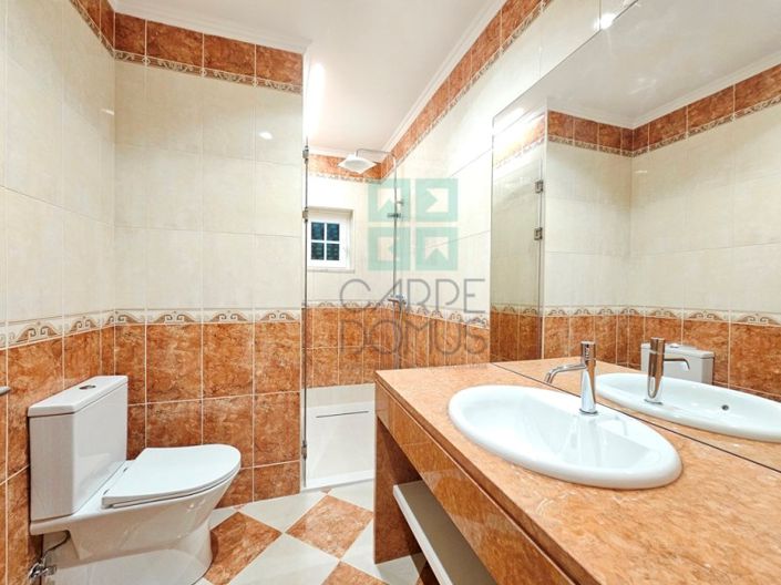 Image No.10-5 Bed House for sale