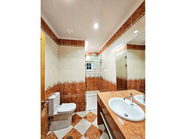 Image No.11-5 Bed House for sale