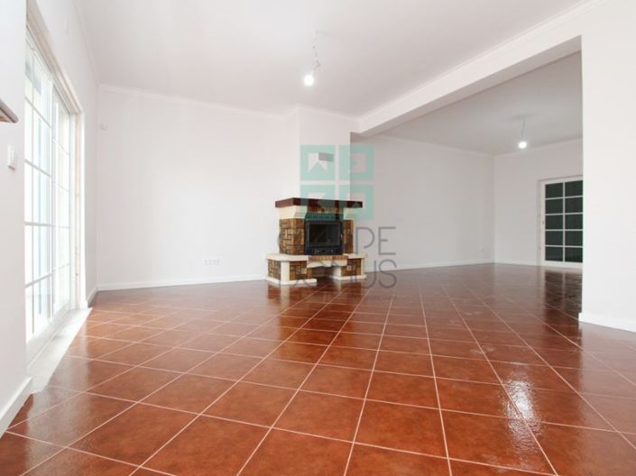 Image No.19-5 Bed House for sale